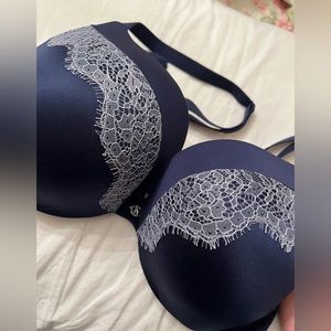 Navy lace push up bra